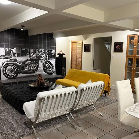 Seymour Private Bedroom, Ensuite Bathroom With Shared Pool, Hot Tub With Views شمال فانكوفر المظهر الخارجي الصورة