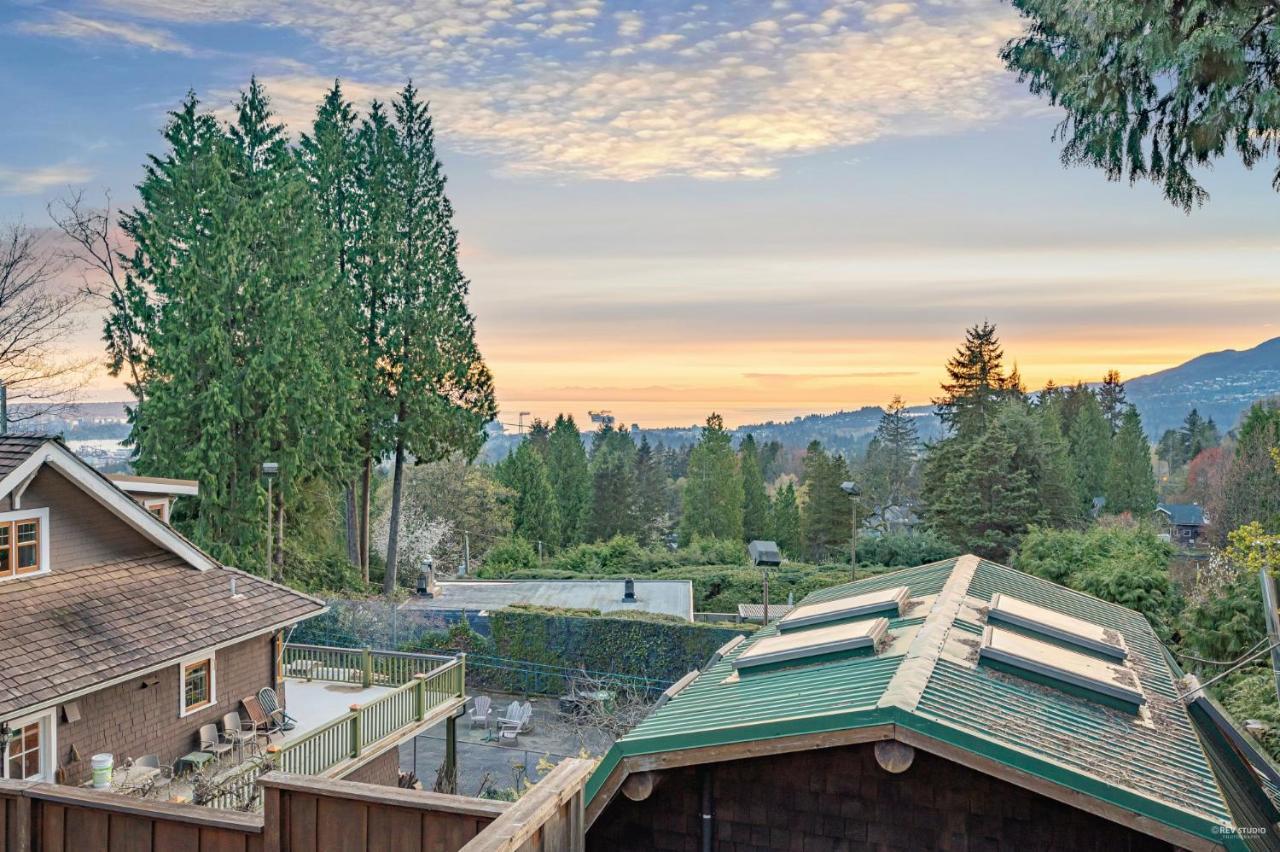 Seymour Private Bedroom, Ensuite Bathroom With Shared Pool, Hot Tub With Views شمال فانكوفر المظهر الخارجي الصورة