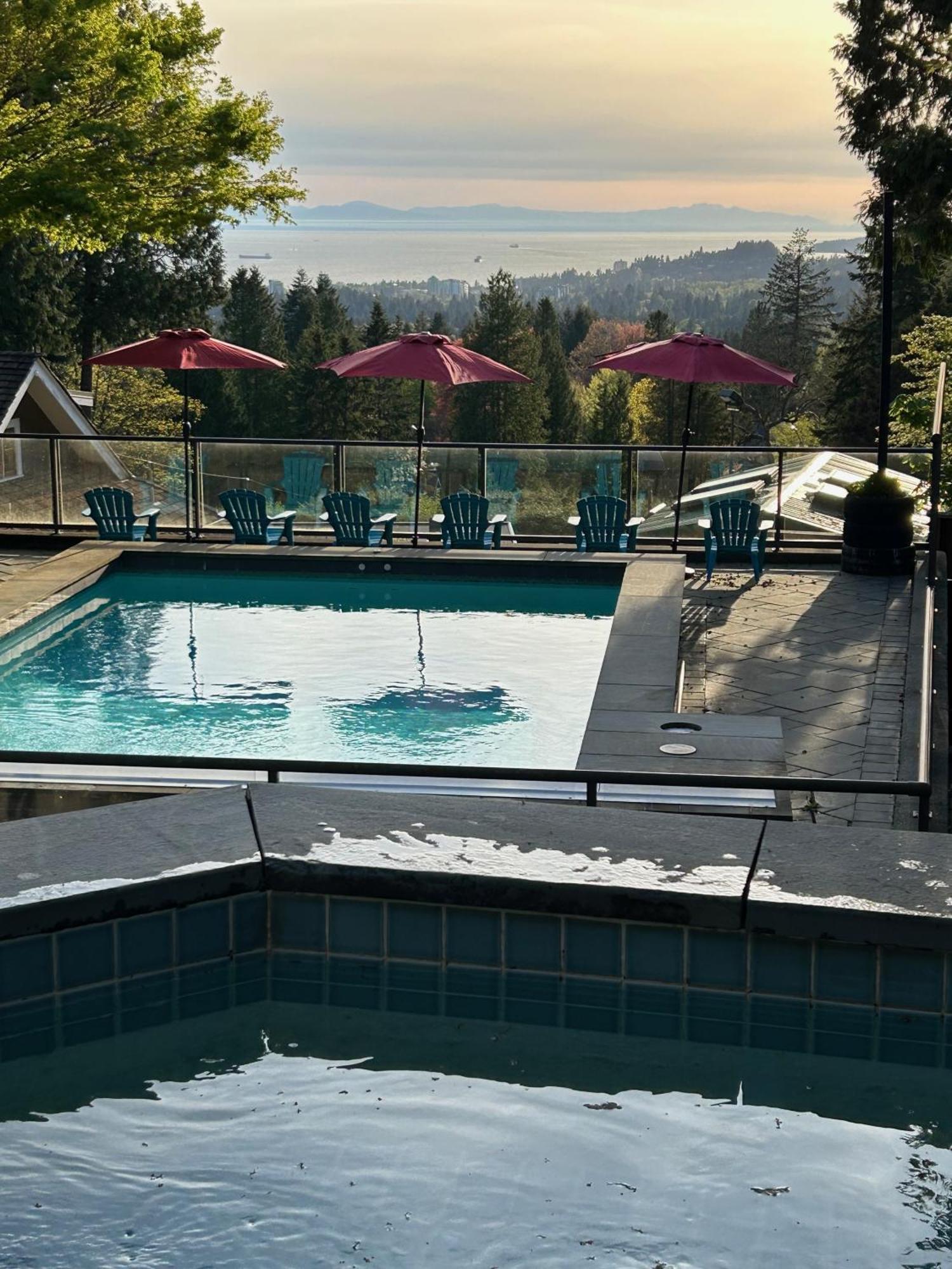 Seymour Private Bedroom, Ensuite Bathroom With Shared Pool, Hot Tub With Views شمال فانكوفر المظهر الخارجي الصورة