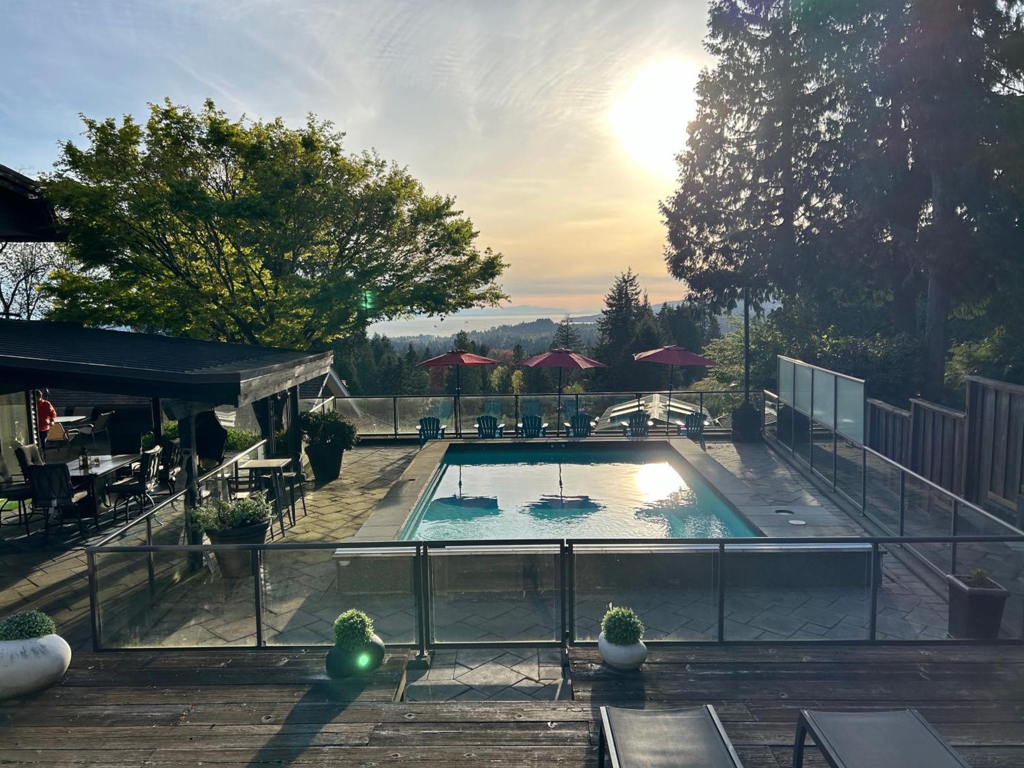 Seymour Private Bedroom, Ensuite Bathroom With Shared Pool, Hot Tub With Views شمال فانكوفر المظهر الخارجي الصورة