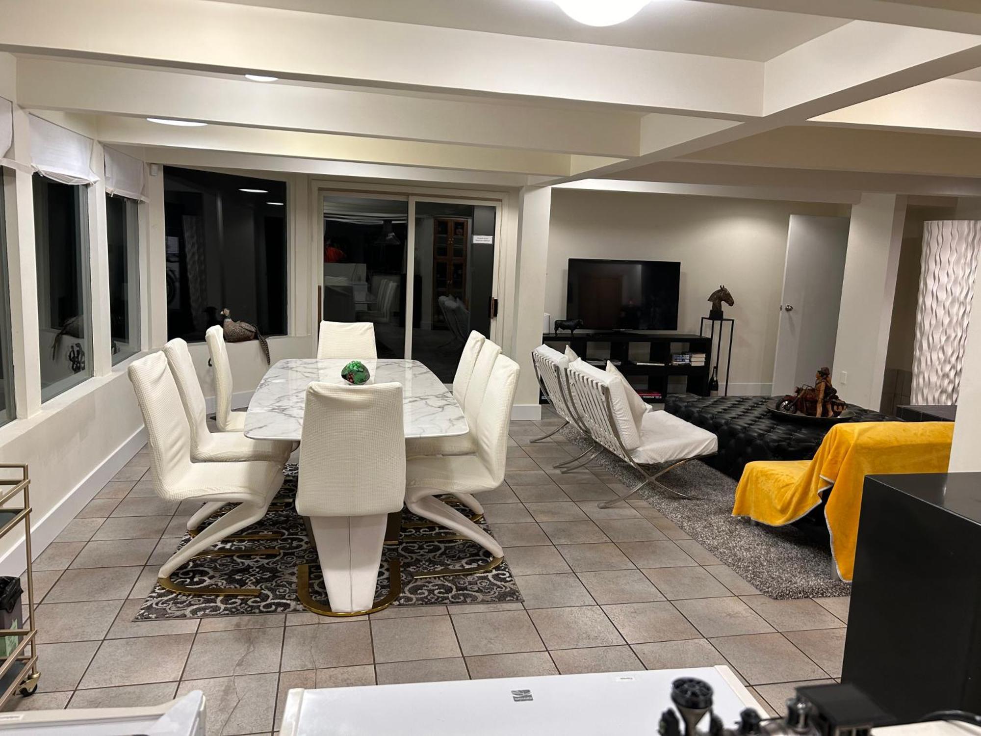 Seymour Private Bedroom, Ensuite Bathroom With Shared Pool, Hot Tub With Views شمال فانكوفر المظهر الخارجي الصورة