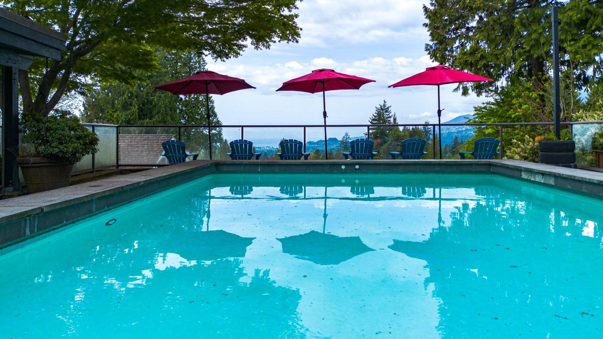Seymour Private Bedroom, Ensuite Bathroom With Shared Pool, Hot Tub With Views شمال فانكوفر المظهر الخارجي الصورة